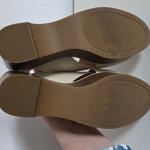 Loft Tan Crossover Platform Sandles.  Size 7 Medium - Picture 9 of 11